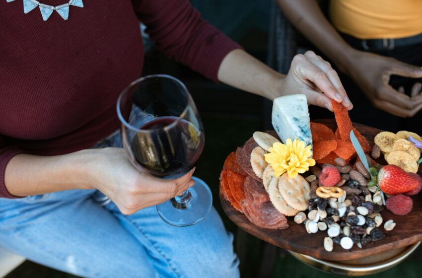  Mesa de queijos e vinhos perfeita