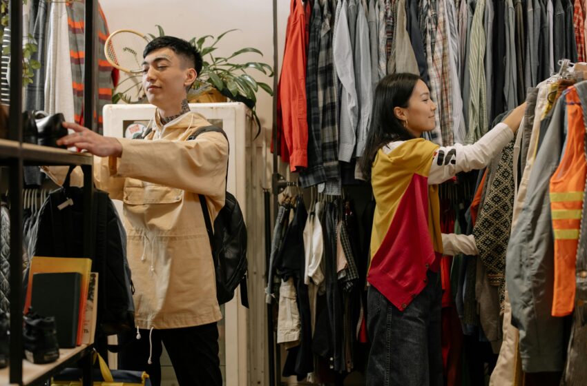  Como comprar roupas de brechó com estilo