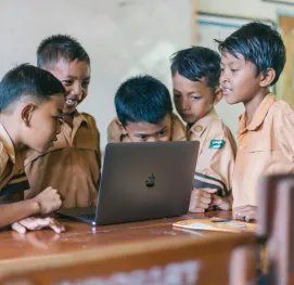 Benefícios de escolas com programas de esportes e artes