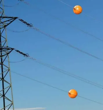 Entenda o que são as bolas nas linhas de transmissão nos fios e para que servem