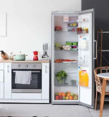 Sua geladeira faz barulho do nada de noite? Descubra o motivo!