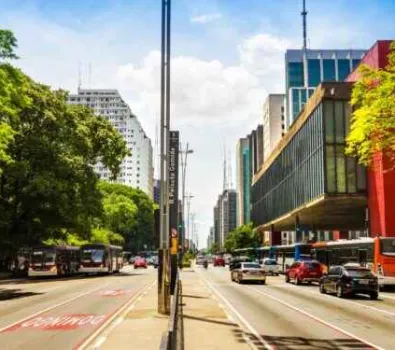 Ponte mais alta do mundo reduz viagem de 2 horas em 7 minutos