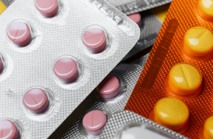 Qual a diferença entre medicamentos genéricos e de marca?