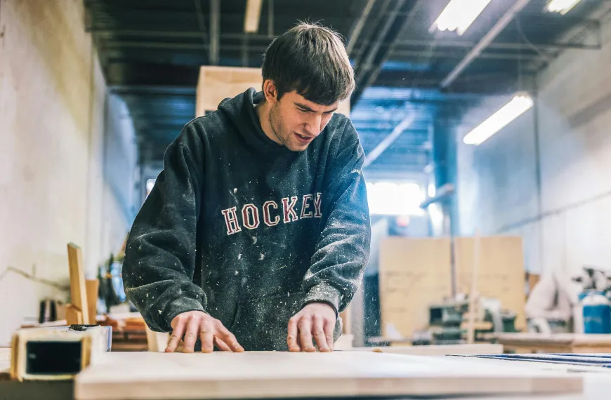 Por que marcenaria é a escolha ideal para móveis comerciais?