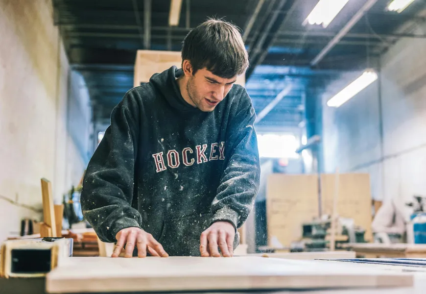 Por que marcenaria é a escolha ideal para móveis comerciais?