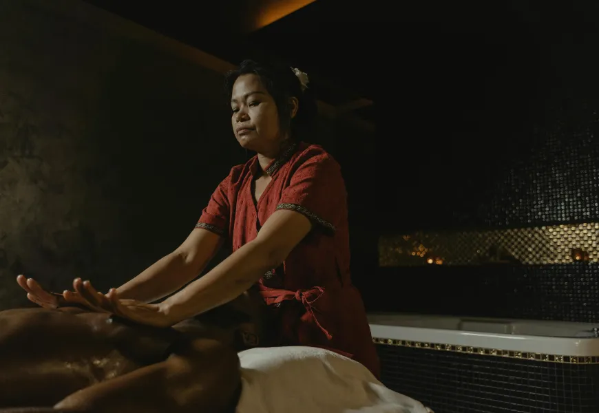 Massagem e alívio da tensão emocional em homens