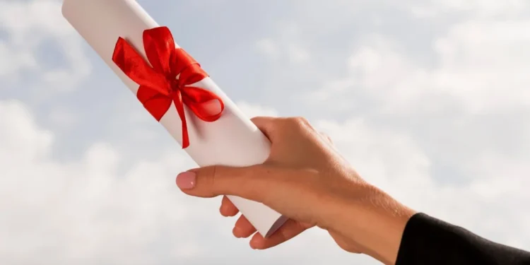 É o fim do diploma em papel: entenda a decisão do MEC