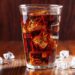 Água com gás x Refrigerante: qual a diferença entre as duas bebidas?
