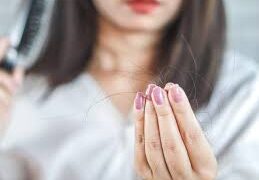 Como cuidar de cabelo e unhas fracas