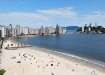 Praias Brasileiras: novas regras para guarda-sóis e barracas em 2025