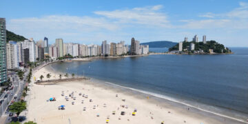 Praias Brasileiras: novas regras para guarda-sóis e barracas em 2025