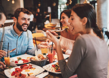 Estudo revela que comer na hora certa pode melhorar as funções cognitivas