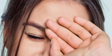 As pálpebra dos seus olhos estão tremendo? Entenda o que significa!