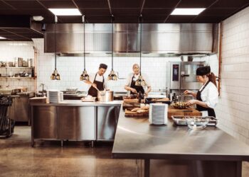 Essas 9 franquias vão te ajudar a empreender na área de alimentação a partir de R$10 mil