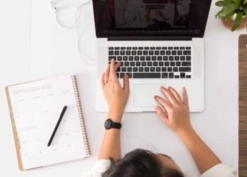 É o fim do home office? Veja a nova tendência do mercado de trabalho e como ela funciona