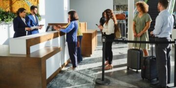 Entenda as mudanças no check-in e no check-out dos hotéis e quando elas entram em vigor