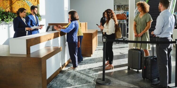 Entenda as mudanças no check-in e no check-out dos hotéis e quando elas entram em vigor