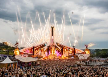 Parque do Tomorrowland no Brasil volta a funcionar no interior de São Paulo