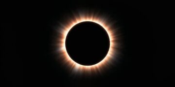 Eclipse solar deixará parte do mundo na escuridão por 6 minutos; entenda!