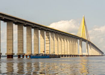 Ponte mais alta do mundo reduz viagem de 2 horas em 7 minutos