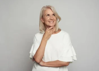 Empreender com mais de 50 anos gera mais frutos que aos 20 anos, diz especialista
